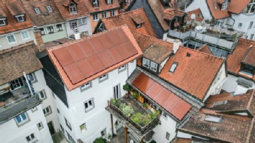 Bild des Daches Konradigasse mit PV-Positionsplan, L-förmig