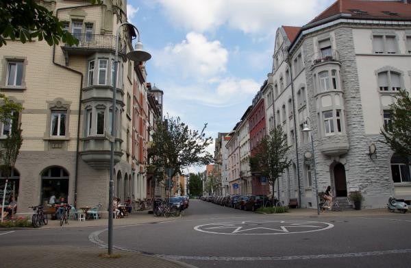 Straßenkreuzung im Stadtteil Paradies