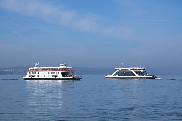 Fähren Meersburg und Lodi in Fahrt